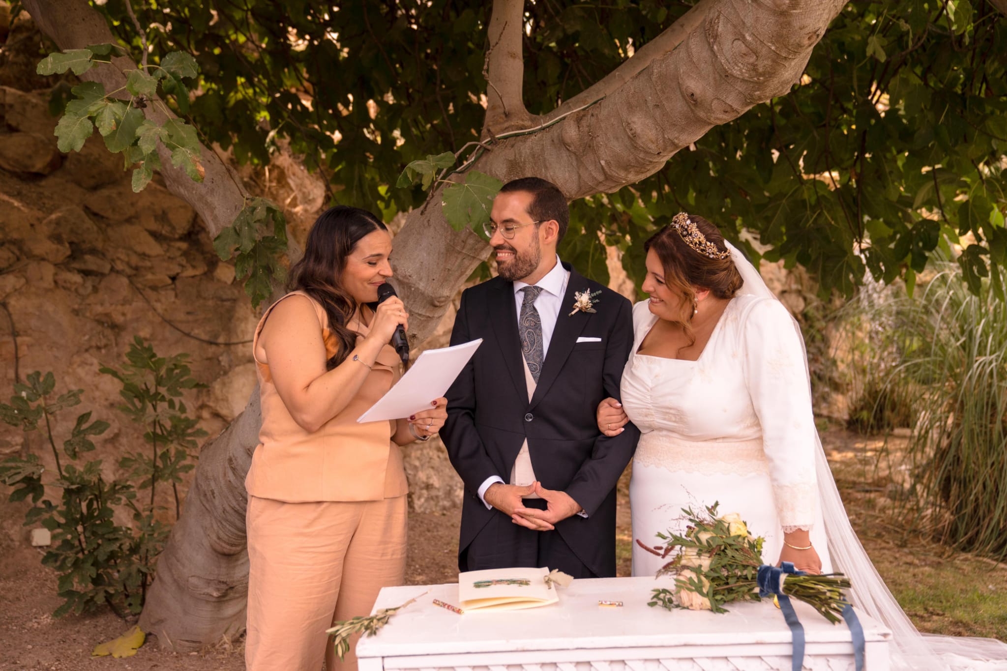 Boda en Mari Ángeles y Alberto oficiante Belén