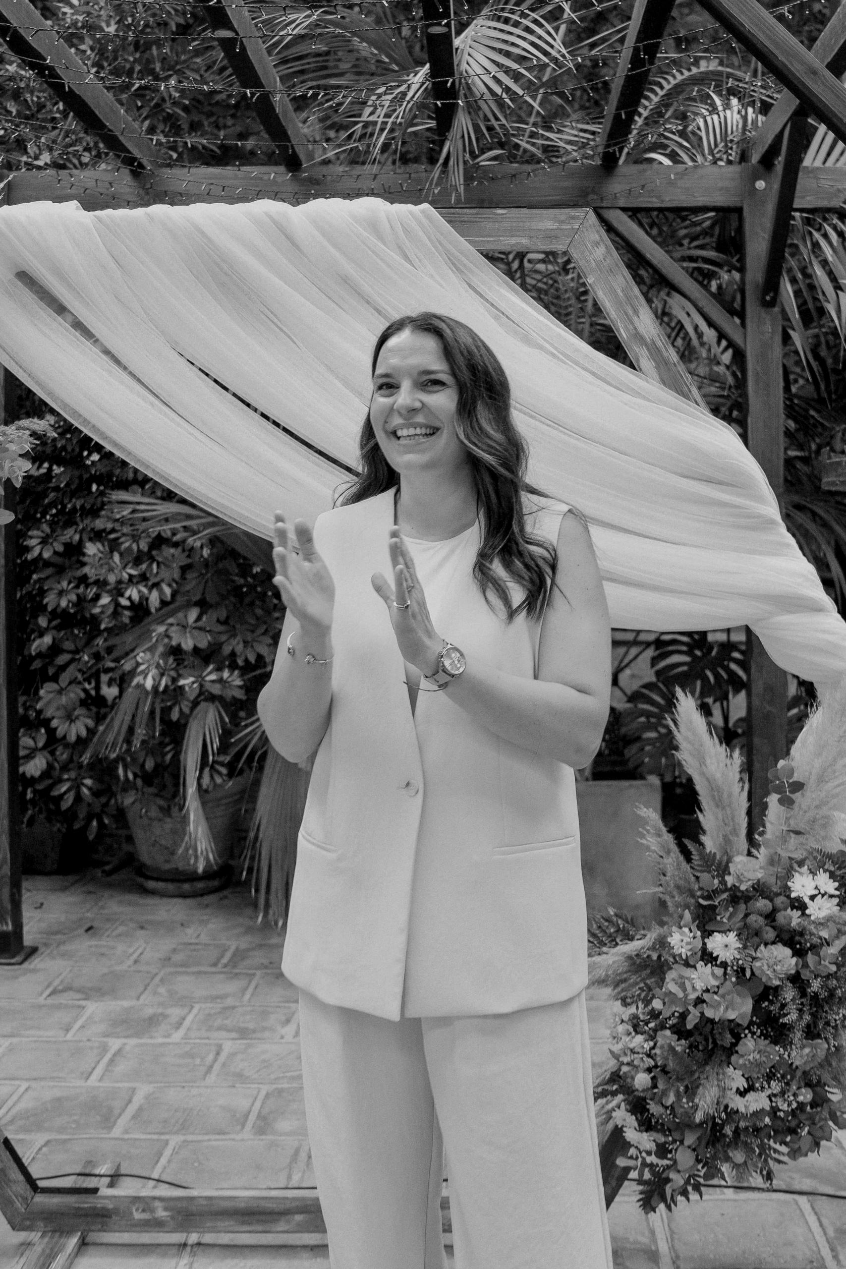 Retrato Belén oficiante bodas en Andalucía Fotógrafía Lorena León